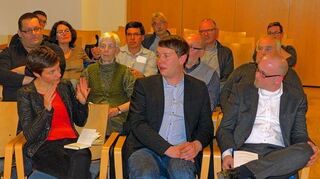 <p>Am Diskussionsabend beteiligten sich (erste Reihe von links) Ska Keller, Oliver Hildenbrand und Freudenbergs Bürgermeister Roger Henning.</p>