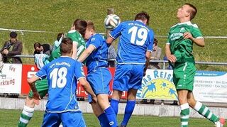 <p>Der TSV Oberwittstadt (grüne Trikots) behielt gestern gegen den VfR Uissigheim mit 3:1 die Oberhand.</p>
