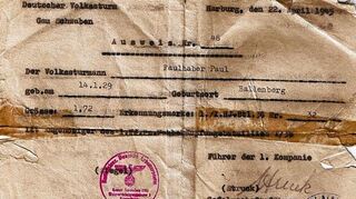 <p>Als Volkssturmmann war Paul Faulhaber als 15/16-Jähriger in den letzten Kriegstagen eingesetzt, hier sein Ausweis mit Hinweis auf seine Verwundung.</p>