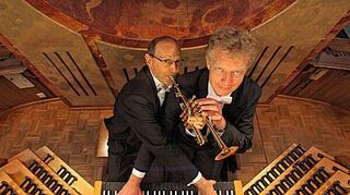 <p>Bernhard Kratzer (Staatsorchester Stuttgart) mit der Trompete/Corno da caccia und Paul Theis (Stuttgart) an der Orgel präsentieren glanzvolle Trompetenkonzerte und virtuose Orgelwerke beim Pfingstkonzert am 24. Mai in der Klosterkirche Schöntal.</p>