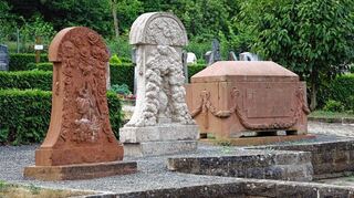 <p>Rechtzeitig zum 300. Geburtstag von Johann Simon Abendanz wurde das Grabmal der Familie in Distelhausen renoviert.</p>