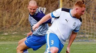 <p>Wie Bobstadts Marc Merl hier gegen Karsten Krämer das Nachsehen hatte, verlor der SVB gegen Olympia Lampertheim.</p>