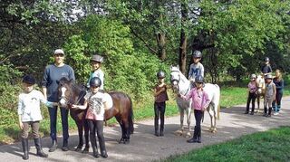 <p>Der Ausritt bereitete den Kindern viel Spaß bei ihren Erlebnistagen auf dem Reiterhof in Dörlesberg.</p>