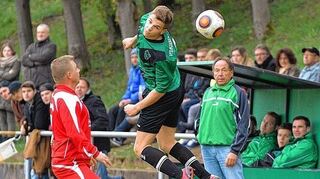 <p>Dass der VfB Boxberg/Wölchingen (grüne Trikots) in der letzten Minute noch gegen Gerchsheim verloren hat, hat Trainer Wilfried Beisel sicher nicht gefallen.</p>