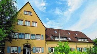 <p>Die Jugendherberge Wertheim ist Ende des Jahres 2012 geschlossen worden. Jetzt wurde mit der Kreisbau Main-Tauber ein Käufer gefunden.</p>
