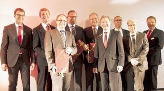 <p>Freude über gelungenen Abend: (von links) der Vorsitzende des Vorstands der Sparkasse Tauberfranken, Peter Vogel, Vorstandsmitglied Wolfgang Reiner, der Leiter des Welcome-Centers Heilbronn-Franken Dr. Andreas Schumm, Gunther Wolf, Dr. Frank Büchler, der stellvertretende Vorsitzende des Vorstands Markus Biere, Klaus Kehl von der SV baV Consulting GmbH, RA Carsten Bacher (IHK Heilbronn-Franken) und der Leiter Corporate Finance der Sparkasse Tauberfranken, Thomas Englert.</p>