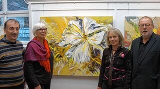 <p>Ausstellungseröffnung beim Kunstverein. Unser Bild zeigt (von links) Gunter Schmidt, Gudrun Reinheimer, Herta Beierstettel und Volker Weidhaas.</p>