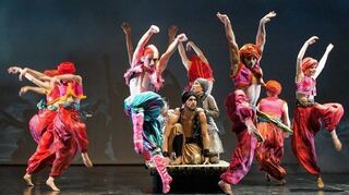 <p>Phantastische Kostüme in orientalischer Pracht und traumwandlerische Tanzszenen bietet die neue Ballettproduktion "Scheherazade" von Anna Vita am Mainfranken Theater in Würzburg.</p>