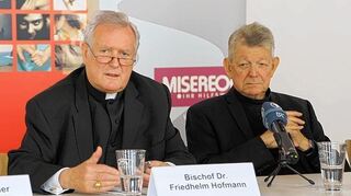 <p>Bischof Dr. Friedhelm Hofmann und Bischof Erwin Kräutler bei der bundesweiten Eröffnung der 58. Misereor-Fastenaktion in Würzburg.</p>