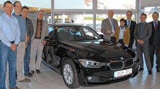 <p>Die Auszubildenden der Jugendvollzugsanstalt in Adelsheim dürfen sich über einen brandneuen BMW 320i freuen.</p>