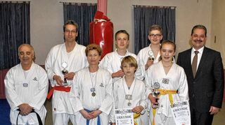 <p>Bei den baden-württembergischen Meisterschaften für asiatische Kampfsportarten nahmen die Mitglieder der Karate-Abteilung des TSV Werbach erfolgreich teil.</p>