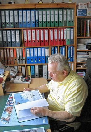 <p>Harry Schlisio in seinem Büro in Hochhausen.</p>