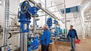 <p>Die Betriebsführung des Zweckverbands Wasserversorgung Stadtprozeltener Gruppe übernimmt ab 1. Juli dieses Jahres die Stadtwerke Wertheim GmbH. Das Bild wirft einen Blick ins Maschinenhaus des Zweckverbands in Breitenbrunn.</p>