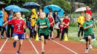 <p>Mit vollstem Einsatz war der Leichtathletik-Nachwuchs bei den Kreismeisterschaften in Igersheim bei der Sache.</p>