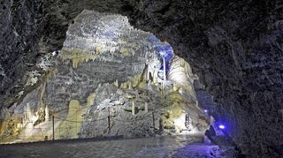 <p>Das neue Lichtkonzept zeigt die Eberstadter Tropfsteinhöhle völlig anders.</p>