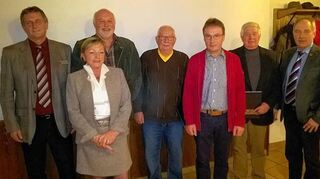 <p>Die Geehrten und der Vorstand der Kameradschaft der Ehemaligen, Reservisten und Hinterbliebenen der Kaserne Külsheim.</p>