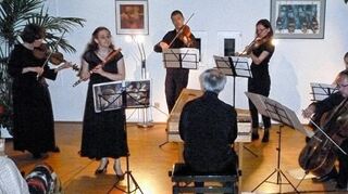 <p>Die Minsker Kammersolisten glänzten bei ihrem Auftritt im Creglinger Romschloss.</p>