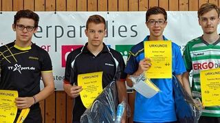 <p>Die vier Erstplatzierten beim Tischtennis-Jugend-Kreisklassen-Cup Tauberfranken in der Kategorie U18 (von links): Julian Miola, Turniersieger Simon Herold, Simon Hopf und Sascha Warth.</p>