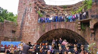 <p>Das Symphonische Blasorchester Lengfurt mit den Kinder- und Jugendchören Lengfurt-Röttbach überzeugten ihre Zuhörer.</p>