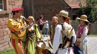 <p>"Winneweh": Die Luft im Odenwälder Freilandmuseum in Gottersdorf wird am Samstag und Sonntag, 30. und 31. Juli, erneut erfüllt von den Klängen der Musik historischer Instrumente. Dutzende von Musikgruppen aus nah und fern geben sich im Museum ein Stelldichein.</p>