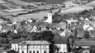 <p>Der Bahnhof Königshofen um 1960.</p>