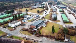 <p>Vor zehn Jahren wurde die Prinz-Eugen-Kaserne geschlossen. Unser Bild zeigt einen Blick nach Westen auf den technischen Bereich der damaligen Kaserne.</p>