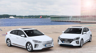 <p>mid Groß-Gerau - Hyundais zweiter Streich: Nach der Hybrid-Variante des Ioniq (rechts) startet jetzt der Vollzeit-Elektriker.</p>