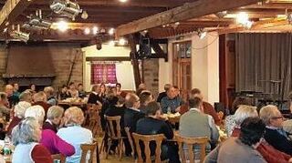 <p>Geschichtenerzählerin Jutta Gromes brachte den Saal zum Lachen.</p>