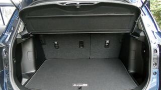 <p>mid Groß-Gerau - Der Kofferraum ist mit 430 bis 1.269 Liter Ladevolumen vergleichsweise groß, ein Zwischenboden sorgt für eine ebene Ladefläche.</p>