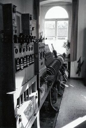 <p>Das 1921 in Betrieb gestellte Fahrdienstleiterstellwerk war bis 2004 in Betrieb.</p>