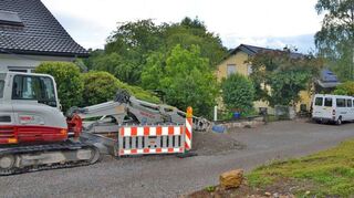 <p>Die Arbeiten in der Oberen Eckenbergstraße werden zurzeit durchgeführt. Den Auftrag für die Anschlussstellen Obere und Mittlere Eckenbergstraße erhielt für 34 500 Euro das Ingenieurbüro Walter & Partner.</p>
