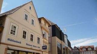 <p>Blick in die Bad Mergentheimer Fußgängerzone: Das "Mühlenbeck"-Café wird von der LBV Raiffeisen eG Schrozberg übernommen, so wie weitere neun Bäckerei-Filialen in der Region.</p>