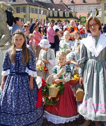 <p>Farbenfroh und doch gesittet ging's im Biedermeier zu.</p>