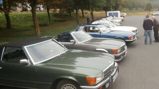 <p>30 Mercedes-Benz SL starteten in Wertheim ihre Ausfahrt ins Carl-Benz-Museum nach Ladenburg.</p>