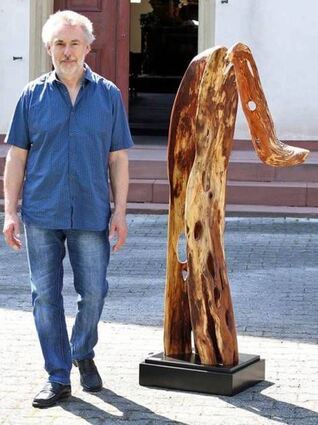 <p>Holzskulpturen stellt Franz Musiol in Unterschüpf aus.</p>