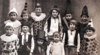 <p>Purim in Mainstockheim, um 1930.</p>