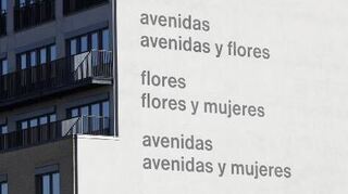 <p>Das strittige Gedicht an der Fassade der Hochschule in Berlin.</p>