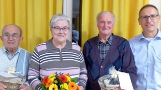 <p>Verdiente Mitbürger ausgezeichnet: Im Rahmen der öffentlichen Sitzung des Ortschaftsrates Unterbalbach ehrte Ortsvorsteher Andreas Buchmann (rechts) im Bürgersaal für viel Engagement (von links) Reinhard Haasner, Pia Schäfer und Julius Weis; darüber hinaus auch Liselotte Haasner und Mathilde Faul.</p>