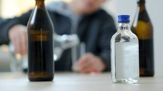 Insgesamt wurden 26 Verkaufsstellen im Raum Mosbach von der Kommunalen Kriminalprävention und jugendlichen Testkäufern des Landratsamtes aufgesucht. In den meisten Fällen hielten sich die Verkäufer an das Jugendschutzgesetz, in acht Fällen kam es zu Verstößen.