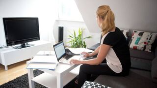 Viele Menschen wünschen sich die Möglichkeit außerhalb des Büros, etwa in den heimischen vier Wänden, zu arbeiten.