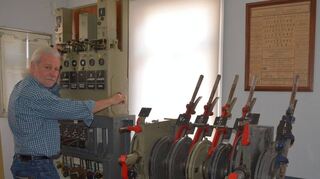 Rudi Neugebauer hatte Mitte der 1980er Jahre das ehemalige Stellwerk des Bahnhofs Reichenberg organisiert und im Heimatmuseum in Lauda aufgebaut. Es ist heute noch funktionstüchtig. Am 6. Mai kann es besichtigt werden.