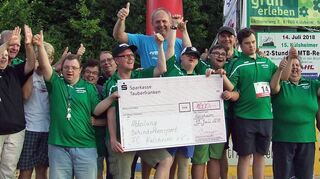 Große Freude über eine Spende von 1000 Euro für die gute Sache.
