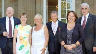 Klaus-Dieter Brunotte (Dritter von rechts) mit Ehefrau Ingrid (Dritte von links) mit (von links) OB Udo Glatthaar, MdB a. D. Dr. Dorothee Schlegel, Staatssekretärin Theresa Schopper und MdL Georg Nelius.