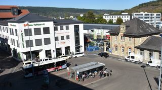 Blick aus dem Rathaus auf den Bahnhofsplatz: Die CDU will hier eine Videoüberwachung einführen.