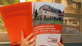 Referent „Timo Büchner“ lässt sich nicht fotografieren – aus Furcht vor Observationen und Druck von Rechts.