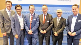 Über die Auswirkungen der Digitalisierung auf das Bankgeschäft von morgen und die Zukunft des Geldes diskutierte eine Expertenrunde im Haus der Wirtschaft der IHK Heilbronn-Franken. Den Impulsvortrag hielt der Vorstand der Bitcoin Deutschland AG, Oliver Flaskämper (rechts).