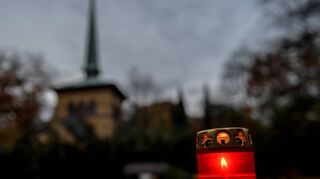 Eine Brückenfunktion will der Verein „Trees of Memory“ einnehmen, da sein, wenn Polizei und Notfallseelsorger weg sind und das Chaos für die Hinterbliebenen nach einem Suizid beginnt.
