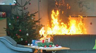 Horrorszenario: Gerade in der Weihnachtszeit herrscht in Häusern und Wohnungen erhöhte Brandgefahr.