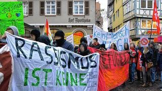 Eine Demonstration gegen eine AfD-Veranstaltung mit Alexander Gauland fand am 4. März 2016 in Wertheim statt.