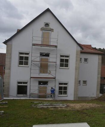 Die Türen für die Rampe sind bereits aus der Wand gebrochen.